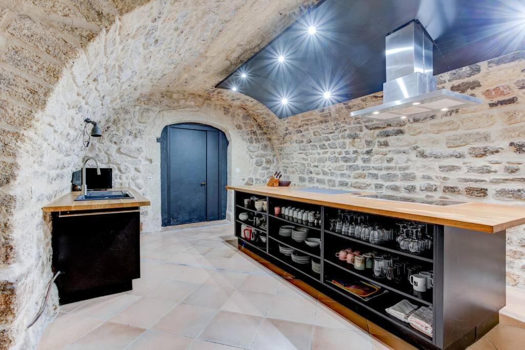 Stunning Medieval Getaway Vic-la-Gardiole Buitenkant foto