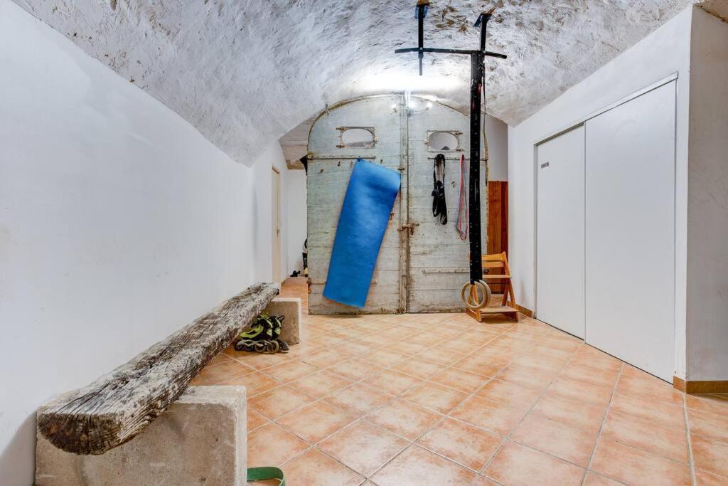 Stunning Medieval Getaway Vic-la-Gardiole Buitenkant foto