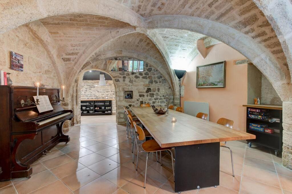 Stunning Medieval Getaway Vic-la-Gardiole Buitenkant foto