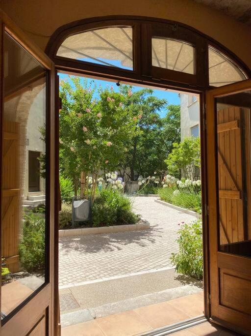 Stunning Medieval Getaway Vic-la-Gardiole Buitenkant foto